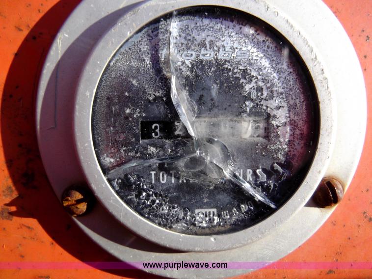 image for item F1127 1982 John Deere 401B tractor