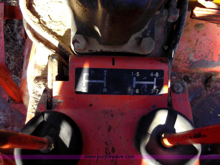 image for item F1127 1982 John Deere 401B tractor