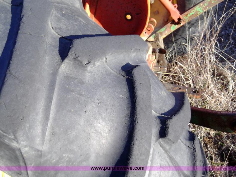 image for item F1127 1982 John Deere 401B tractor