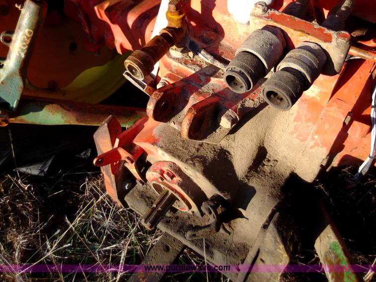 image for item F1127 1982 John Deere 401B tractor