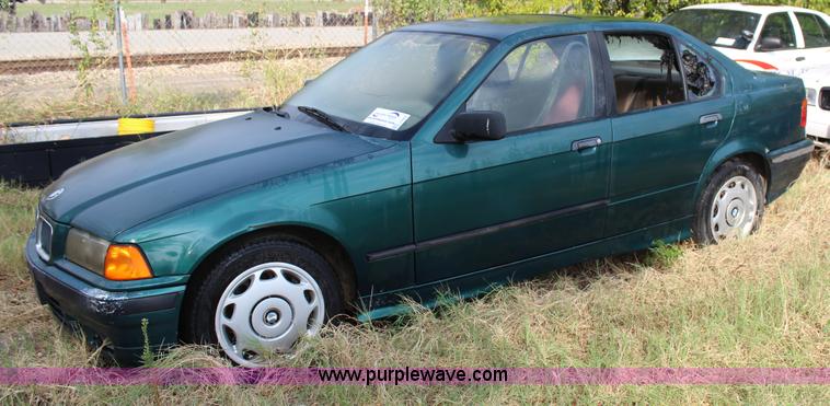 image for item J4362 1992 BMW 3-Series 318i