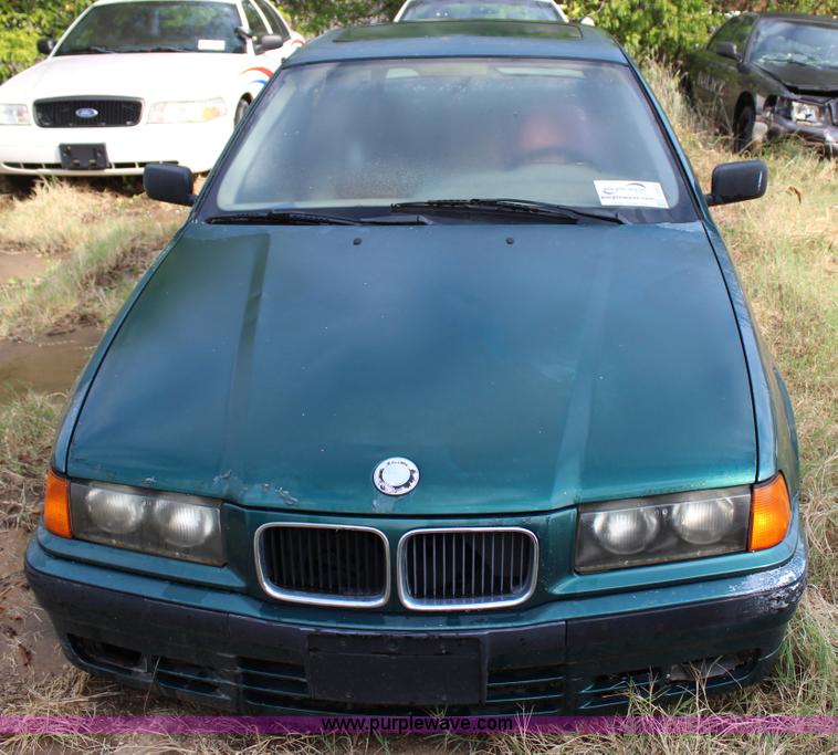 image for item J4362 1992 BMW 3-Series 318i