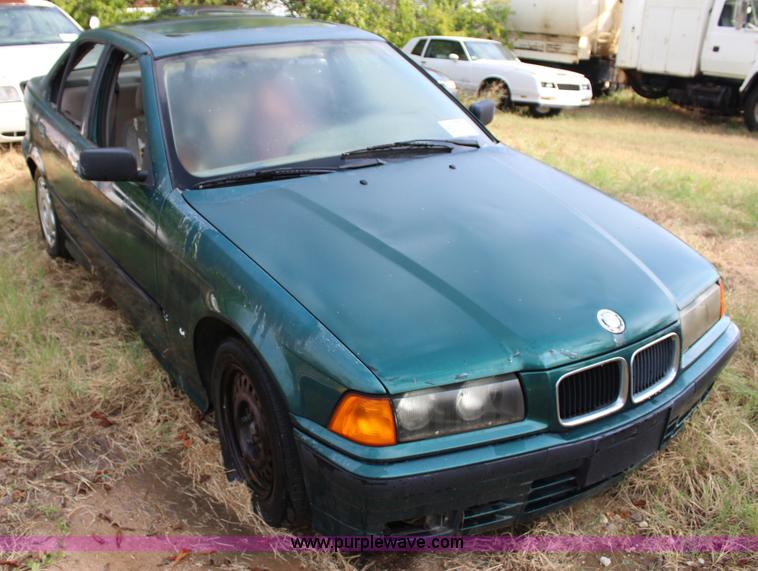 image for item J4362 1992 BMW 3-Series 318i