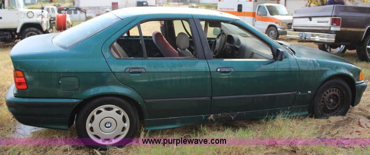 image for item J4362 1992 BMW 3-Series 318i