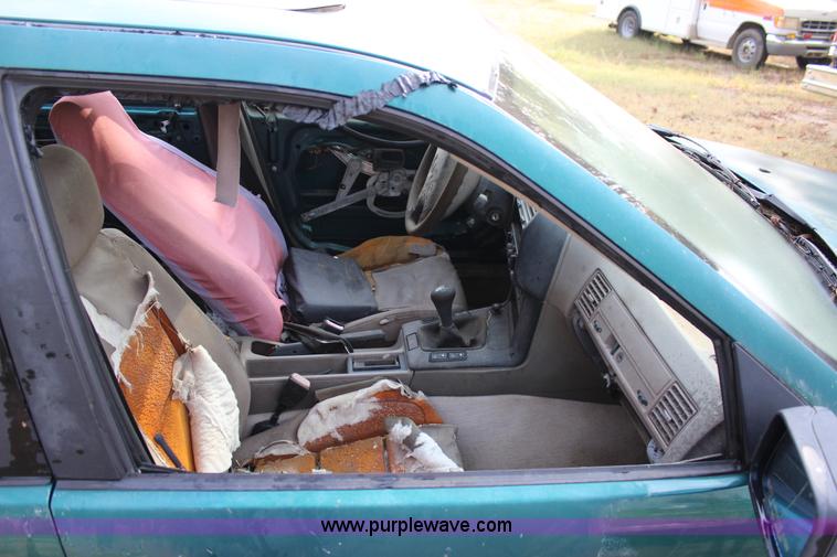 image for item J4362 1992 BMW 3-Series 318i