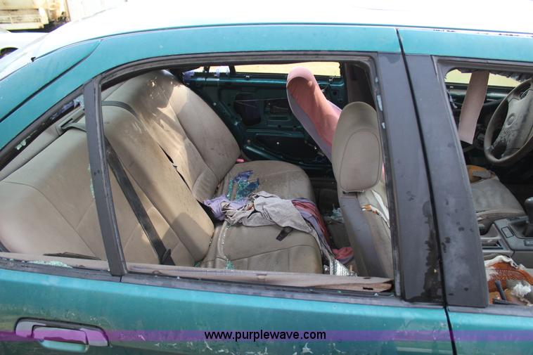 image for item J4362 1992 BMW 3-Series 318i