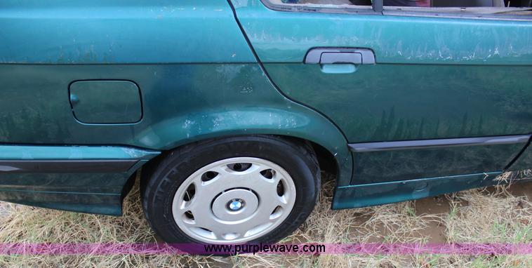 image for item J4362 1992 BMW 3-Series 318i