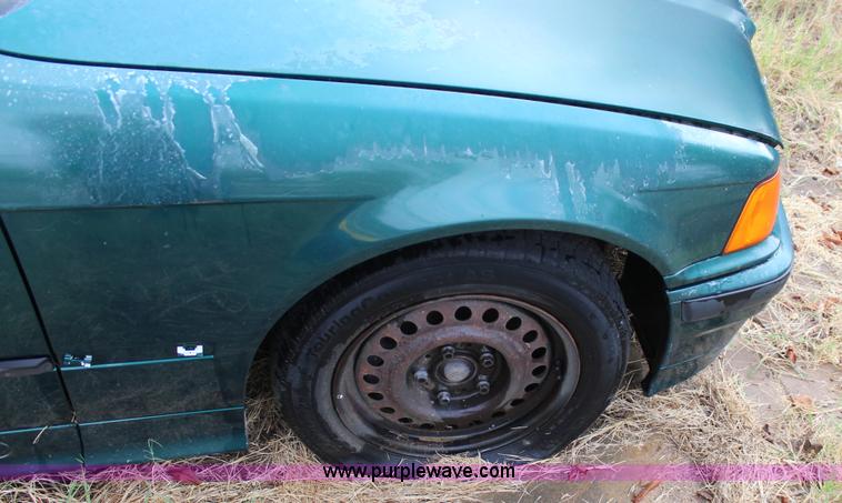 image for item J4362 1992 BMW 3-Series 318i