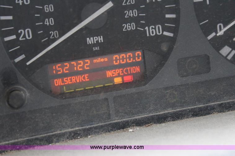 image for item J4362 1992 BMW 3-Series 318i