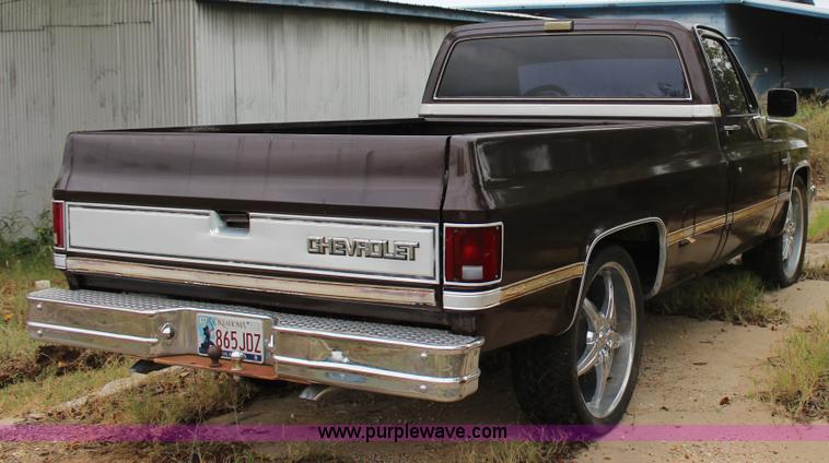 image for item J4363 1985 Chevrolet Silverado 1500 pickup truck
