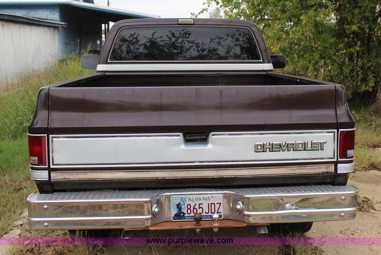image for item J4363 1985 Chevrolet Silverado 1500 pickup truck