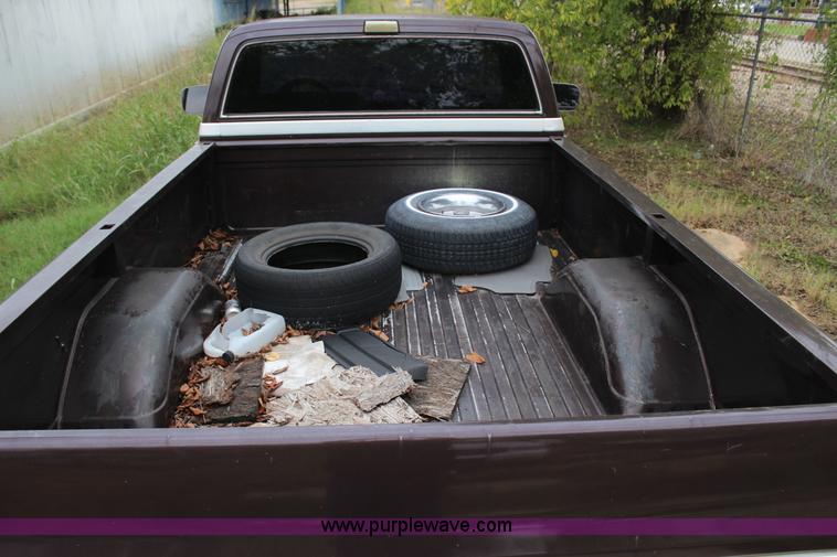 image for item J4363 1985 Chevrolet Silverado 1500 pickup truck