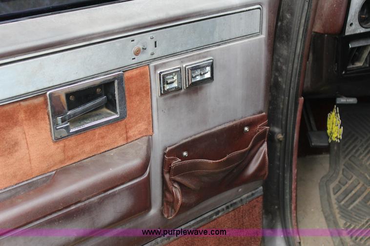 image for item J4363 1985 Chevrolet Silverado 1500 pickup truck