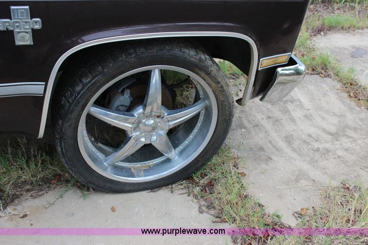 image for item J4363 1985 Chevrolet Silverado 1500 pickup truck