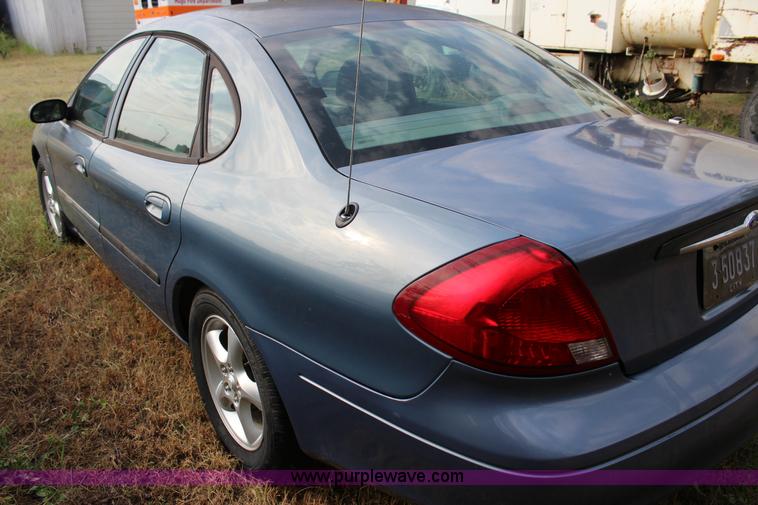 image for item J4364 2001 Ford Taurus SES