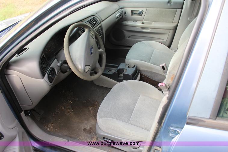 image for item J4364 2001 Ford Taurus SES