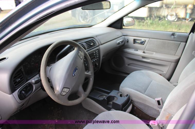 image for item J4364 2001 Ford Taurus SES