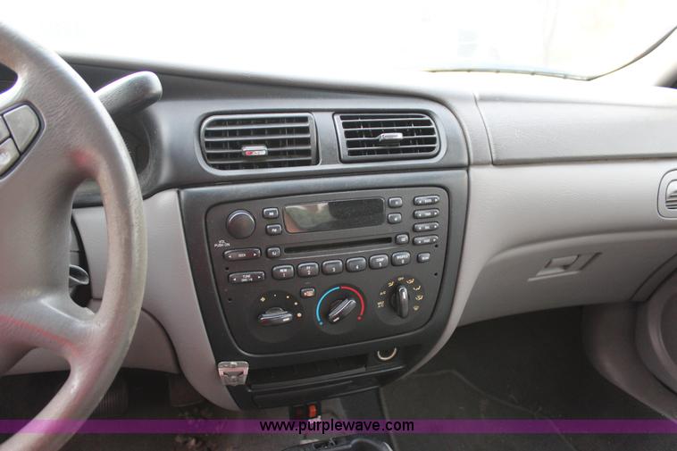 image for item J4364 2001 Ford Taurus SES