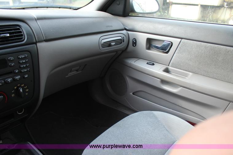 image for item J4364 2001 Ford Taurus SES