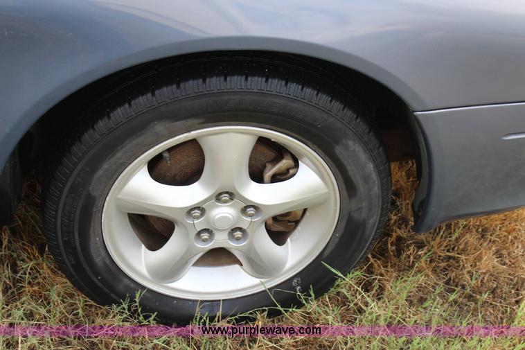 image for item J4364 2001 Ford Taurus SES