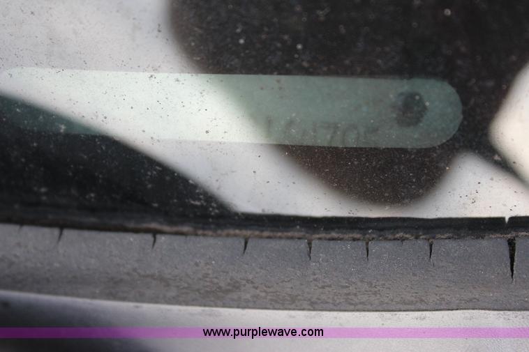 image for item J4364 2001 Ford Taurus SES