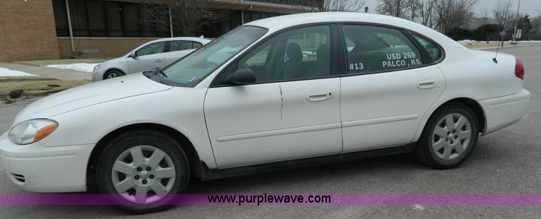 image for item J5147 2005 Ford Taurus