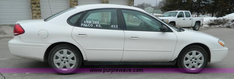 image for item J5147 2005 Ford Taurus