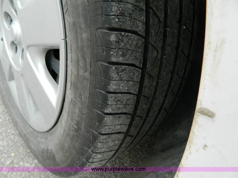 image for item J5147 2005 Ford Taurus