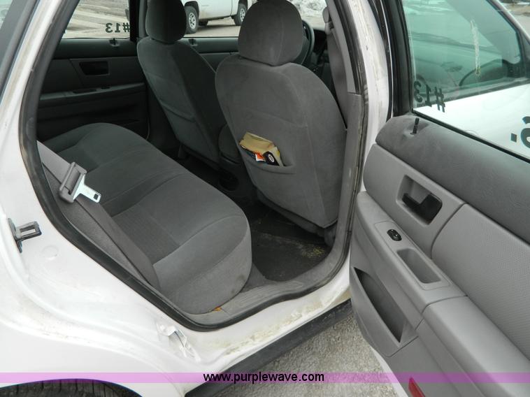 image for item J5147 2005 Ford Taurus