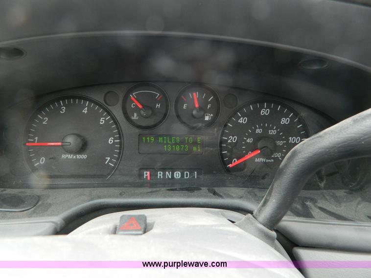 image for item J5147 2005 Ford Taurus