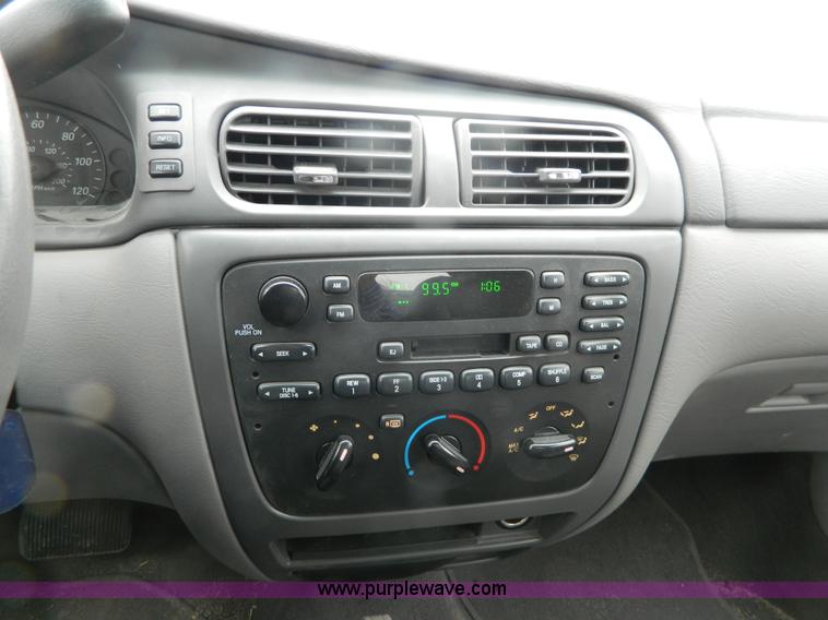 image for item J5147 2005 Ford Taurus