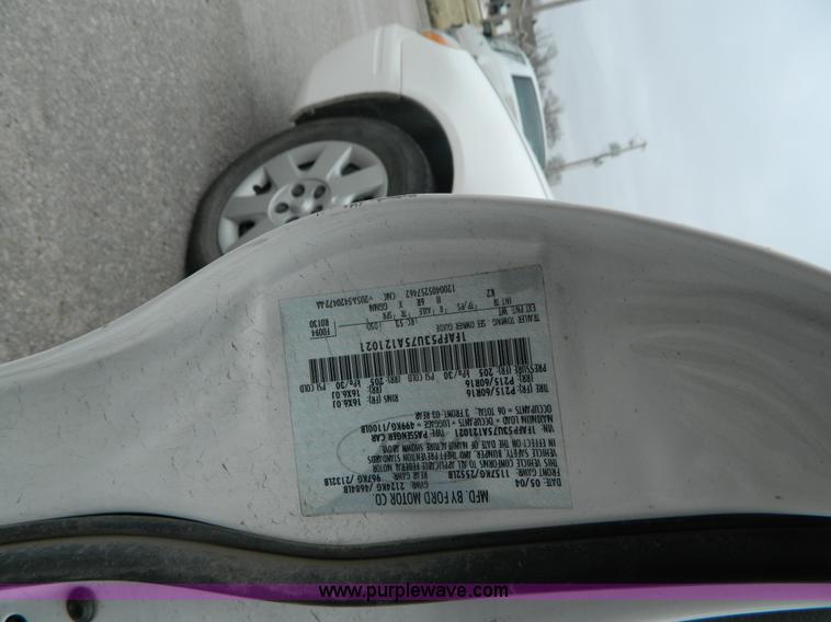 image for item J5147 2005 Ford Taurus