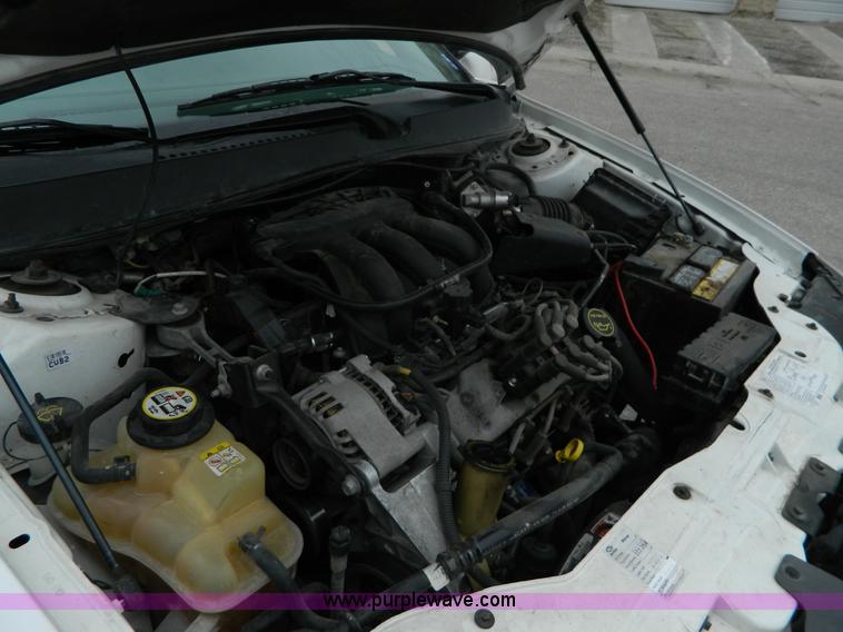 image for item J5147 2005 Ford Taurus