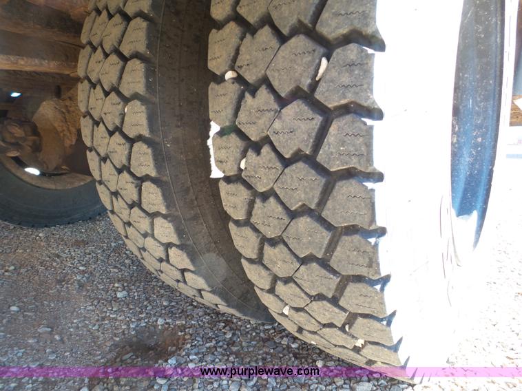 image for item J7358 1999 Blue Bird TC2000 school bus