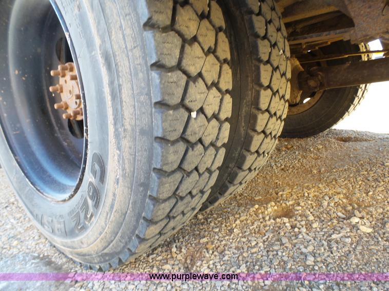 image for item J7358 1999 Blue Bird TC2000 school bus