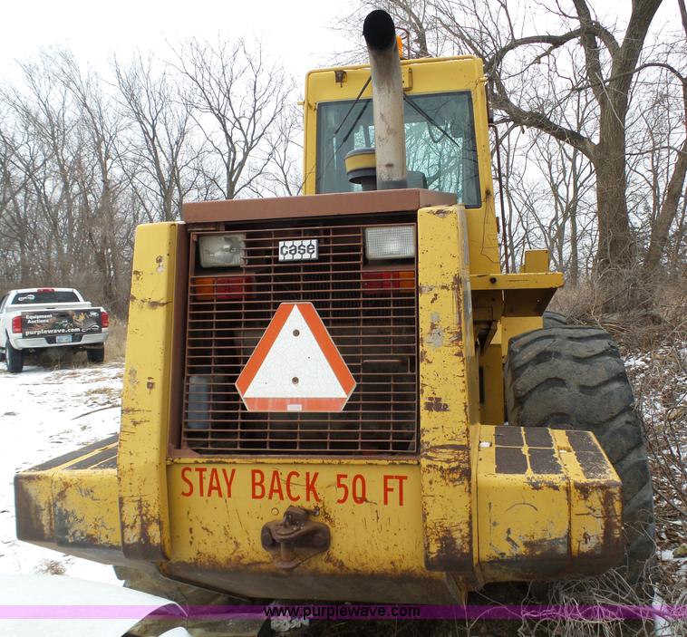 image for item J7372 Case 821 wheel loader