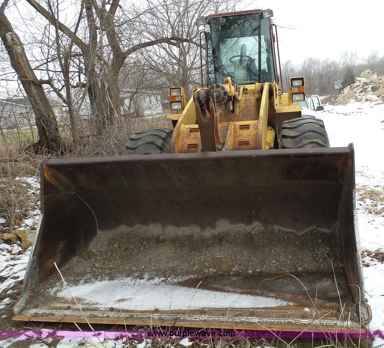 image for item J7372 Case 821 wheel loader