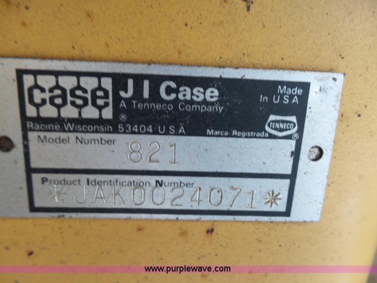 image for item J7372 Case 821 wheel loader