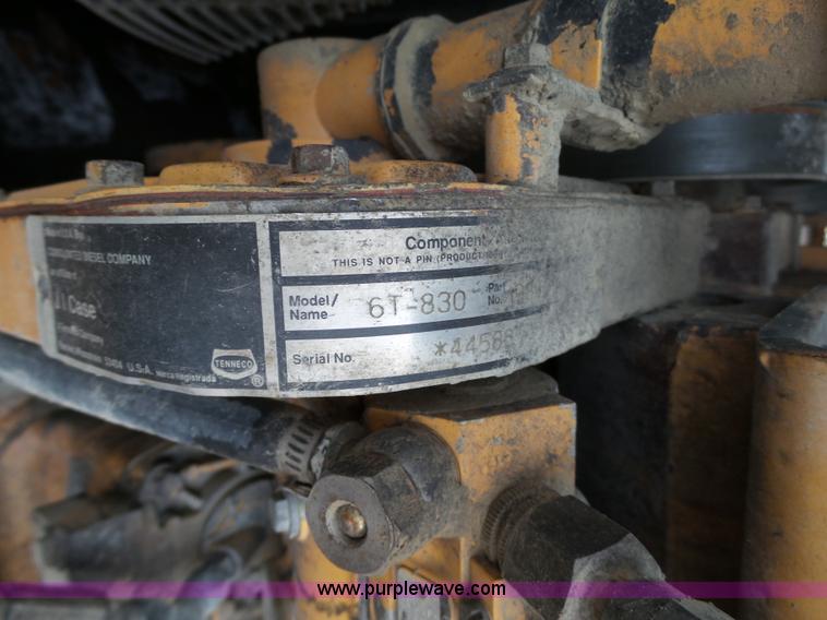 image for item J7372 Case 821 wheel loader