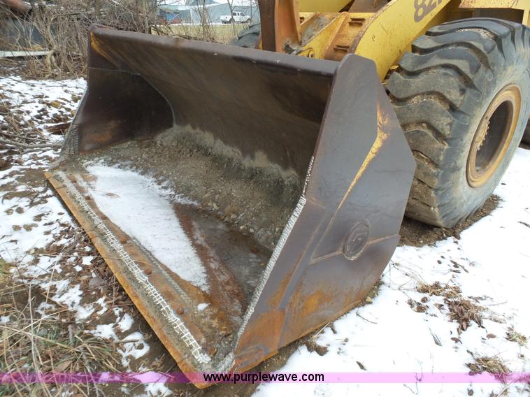 image for item J7372 Case 821 wheel loader