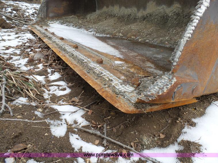 image for item J7372 Case 821 wheel loader