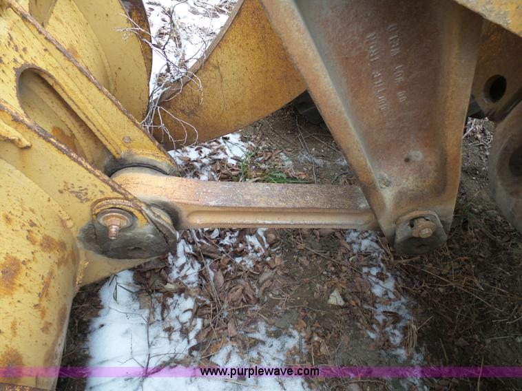 image for item J7372 Case 821 wheel loader