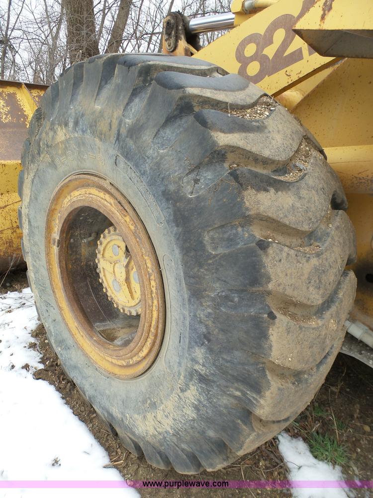 image for item J7372 Case 821 wheel loader