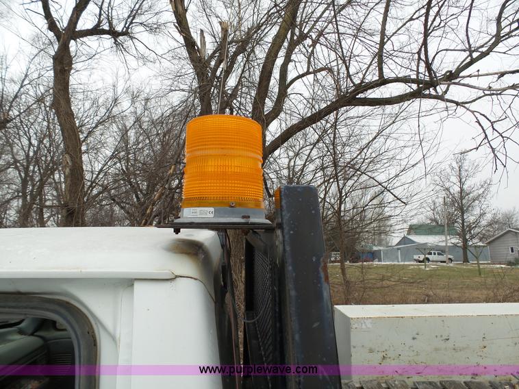 image for item J7373 1994 Ford F250 XL HD flatbed pickup truck