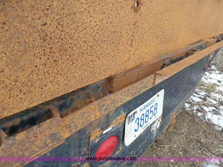 image for item J7373 1994 Ford F250 XL HD flatbed pickup truck