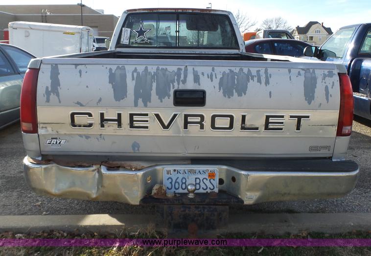 image for item J7645 1989 Chevrolet 1500 pickup truck