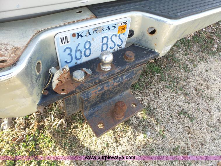 image for item J7645 1989 Chevrolet 1500 pickup truck