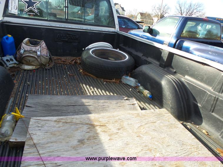 image for item J7645 1989 Chevrolet 1500 pickup truck