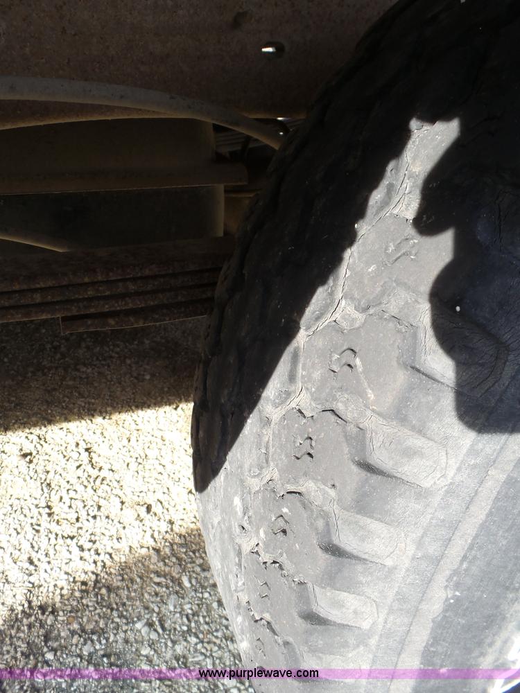 image for item J7645 1989 Chevrolet 1500 pickup truck