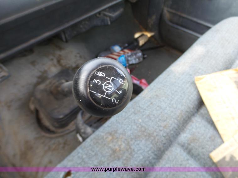 image for item J7645 1989 Chevrolet 1500 pickup truck